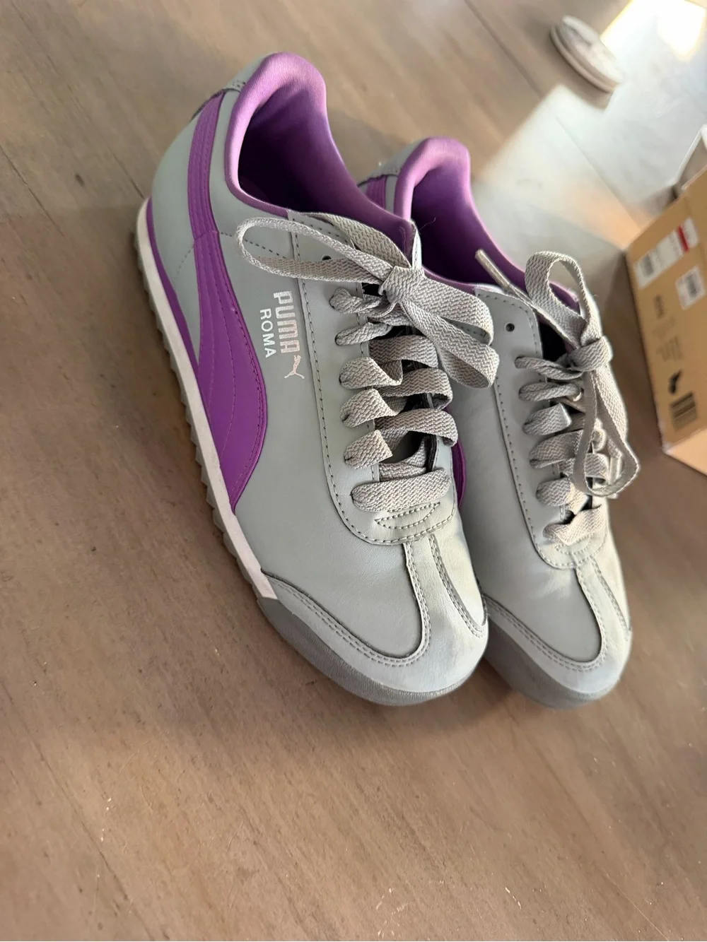 PUMA Roma Men’s 5.5 Gray Purple Leather Retro Sneakers Low Top Shoes